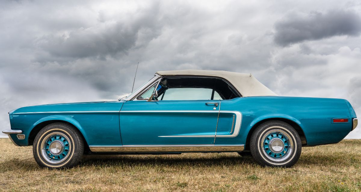 Classic car transportation